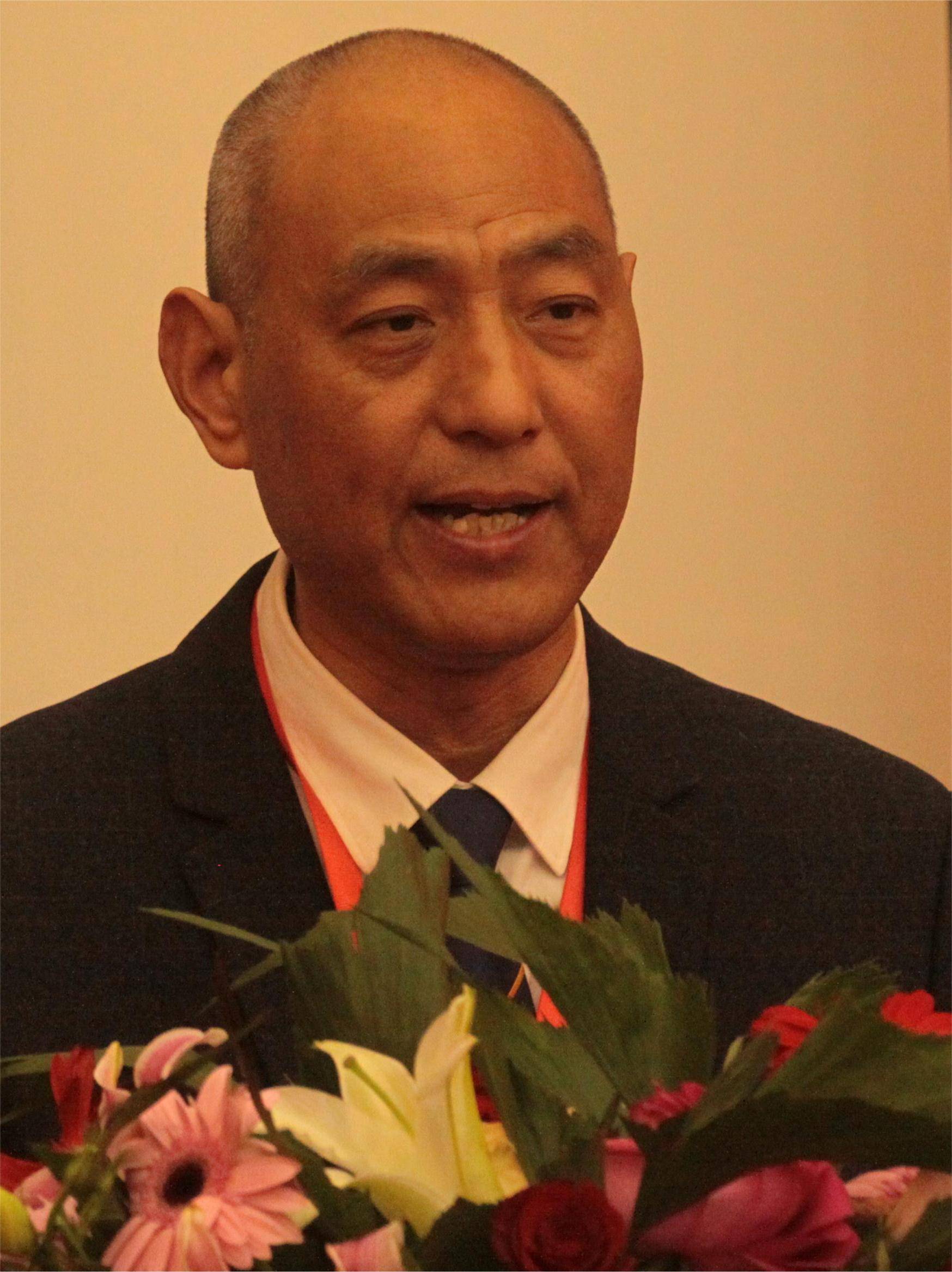 南宫市委常委,常务副市长申志刚致辞时说,对商会的成功换届表示诚挚