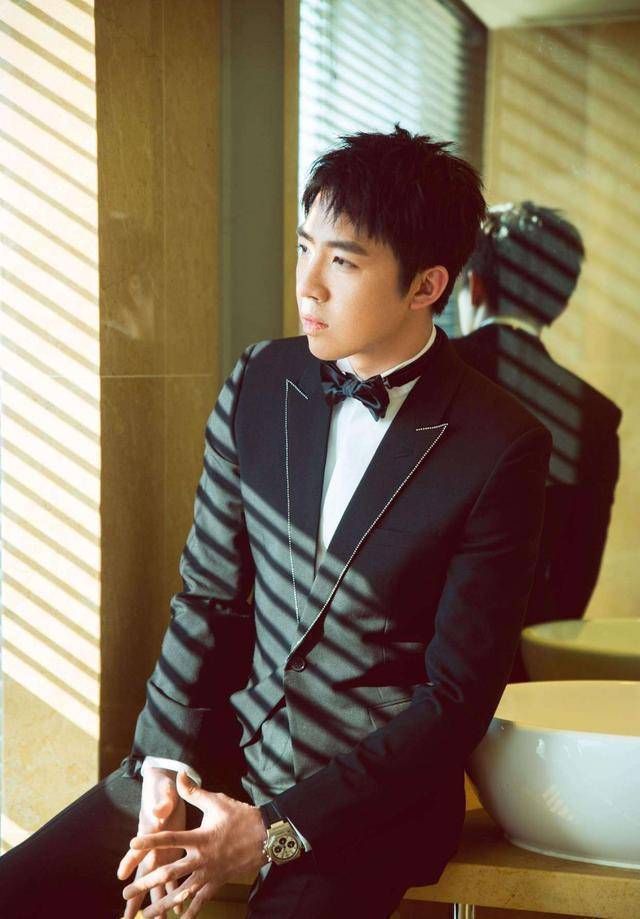 但对于现在的俞灏明来说,或许也不算坏.