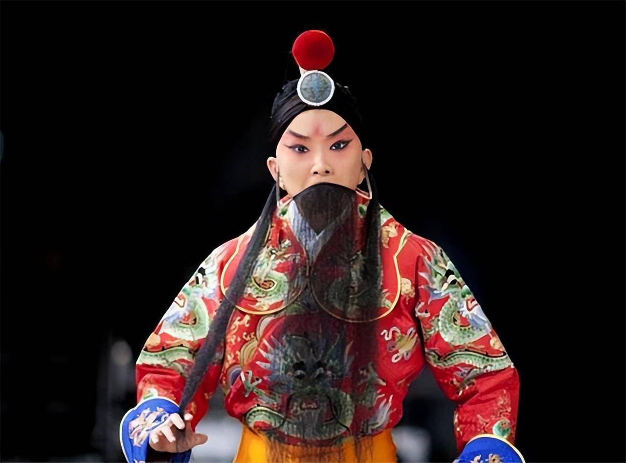 京剧名家于魁智:风光背后有艰辛,已婚之身为何总是绯闻连连?