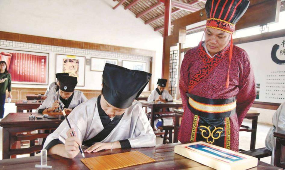 因为背后有一个不成文的规定_探花郎_长相_考生