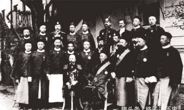 1912年,袁世凱政府建立之後,承認和列強簽訂的《辛丑條約》有效,繼續