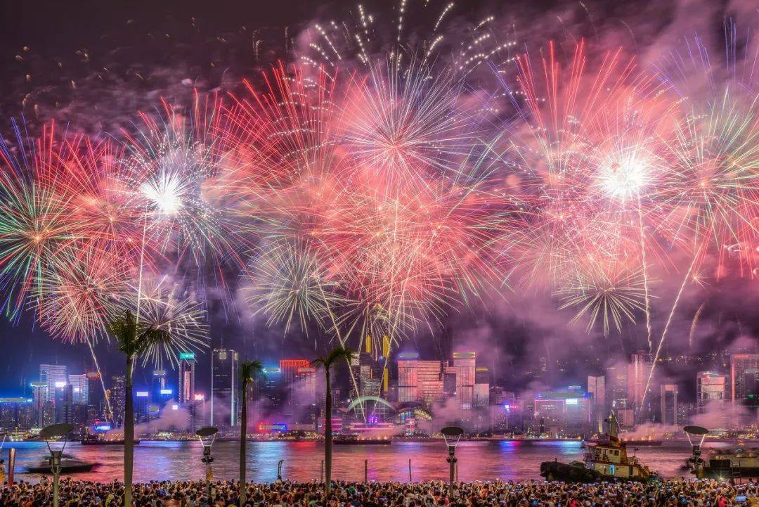 跨年夜在這些地方看浪漫煙花,一起過足眼癮!_海景_客房_香港