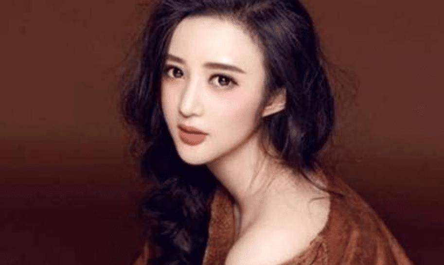 因饰演小渔被人熟知,演小角色未能大火,如今改名拍新剧_陈一娜_郑爽