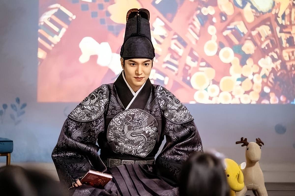 李敏镐的古代帝王风范深受喜爱,成为当之无愧的