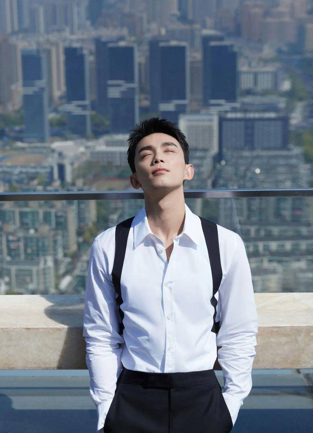 李昂昂的朋友圈 - 吴磊林更新演绎春日晴朗,李现陈伟霆尽显成熟魅力