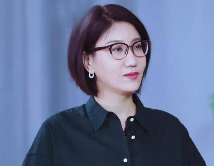 20万给苗圃父亲治病,对方却转身嫁大21岁百亿富豪_易立_陈义红_孙红雷