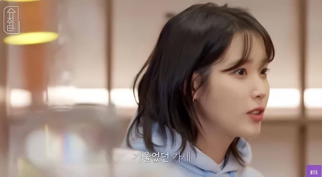 16岁就出道的iu坦言,与我的经历相比,我的年龄让我感到被忽视_mia