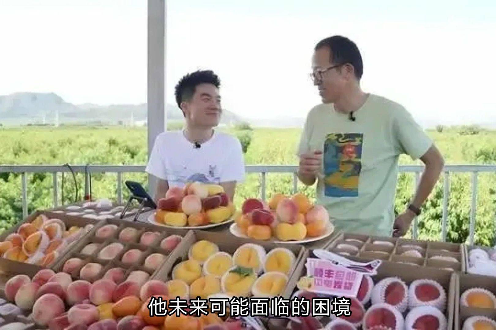 董宇辉含泪告别直播,回看这6人的劝告,陈佩斯早已指出一条明路