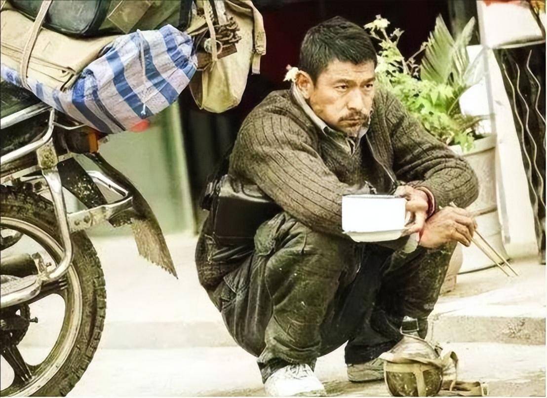 《失孤》原型被拐案宣判:人贩子死缓,亲母大哭,郭振决定跟养家_郭刚