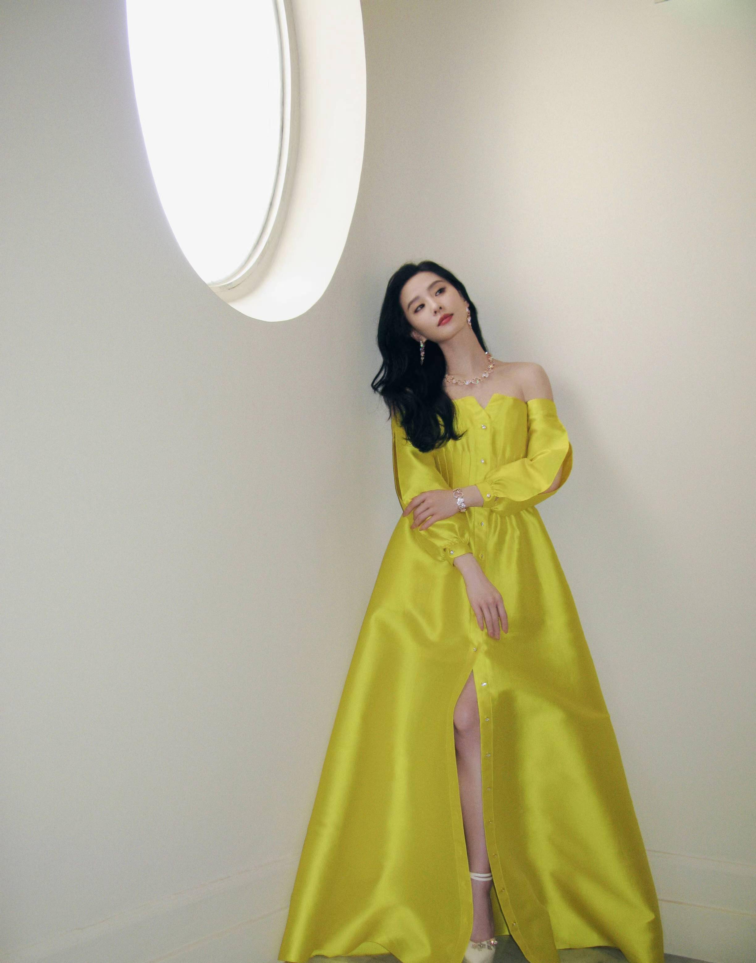 刘诗诗炫美貌上瘾?