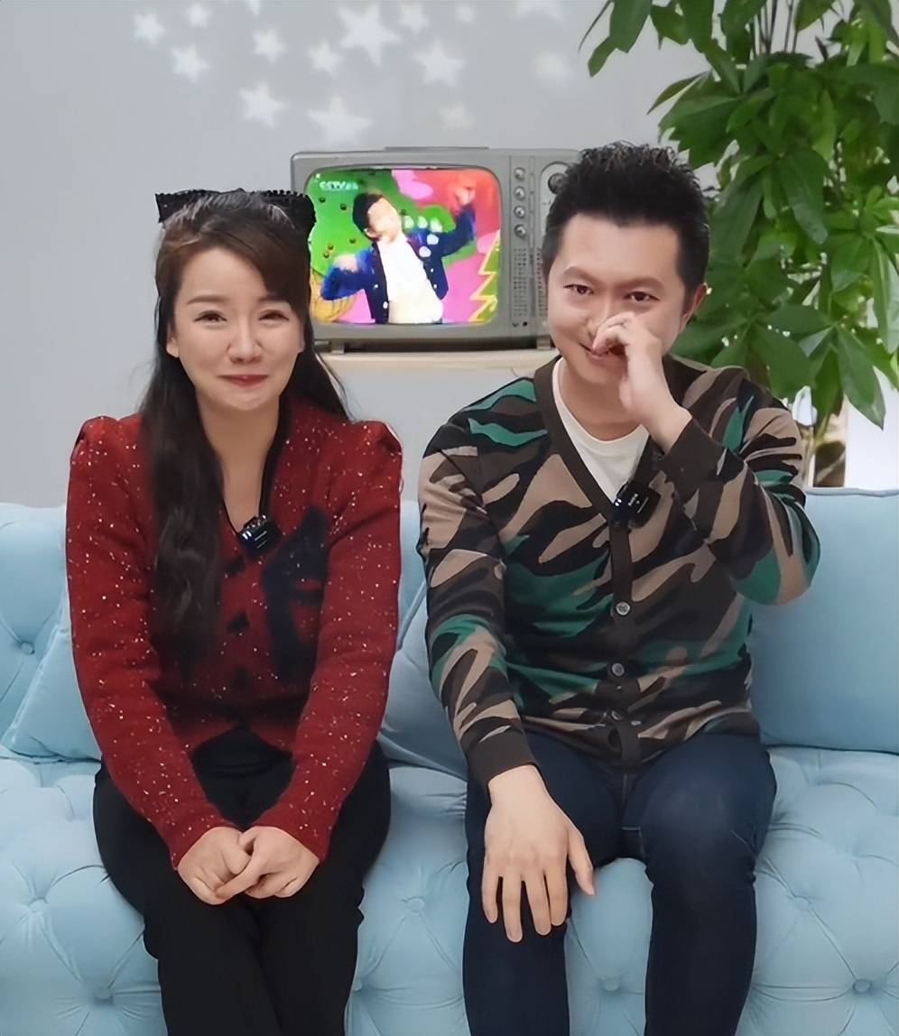 《智慧树》:开播20年,红果果绿泡泡夫妇泪眼婆娑寻找当年小观众_节目