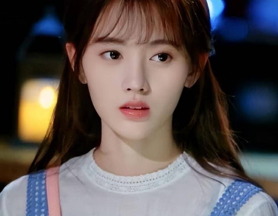 虞书欣身材曲线太火辣,可爱妹子学会鞠婧祎的反差穿搭超吸睛!