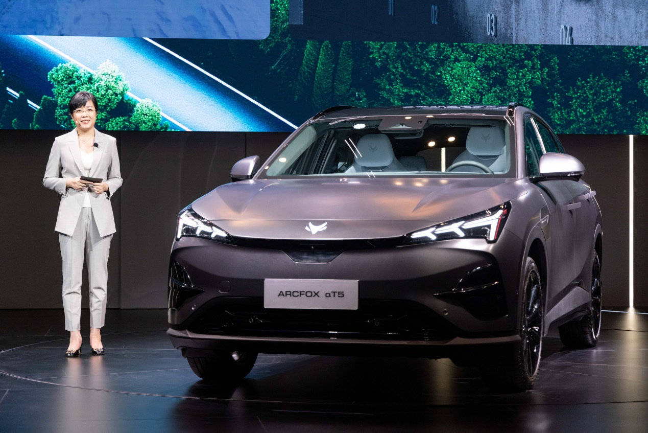 15.58万起售极狐阿尔法t5来了_搜狐汽车_搜狐网