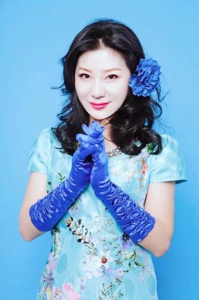 醉美情人节:"丽"音重现演绎经典,雅芬与"君"有个约会_邓丽君_吕雅