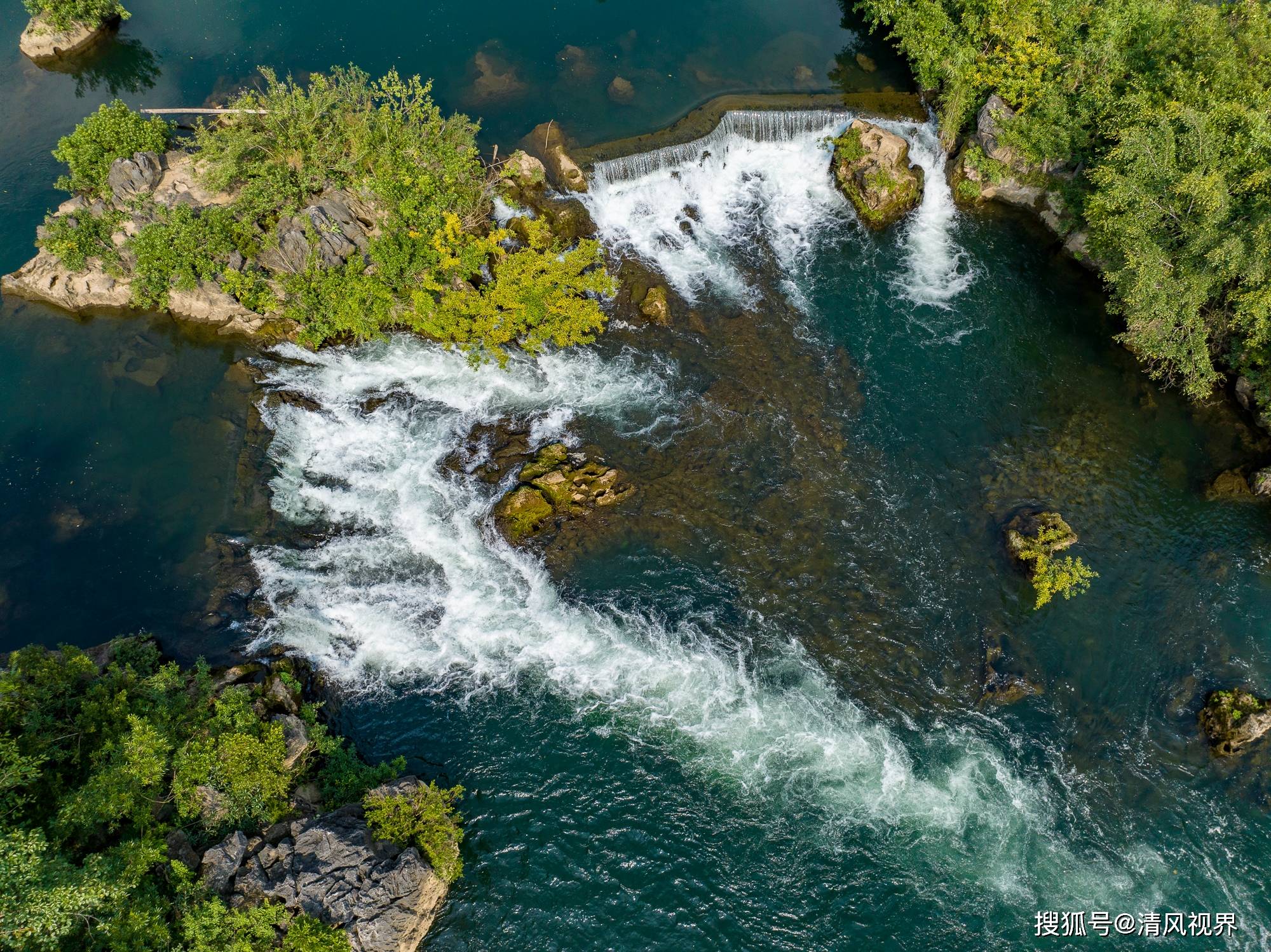 峒那屿湾,童话世界中的喀斯特山水仙境