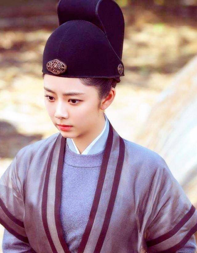 《锦衣之下》第一天就破亿,30岁谭松韵再演少女,为何大获成功?
