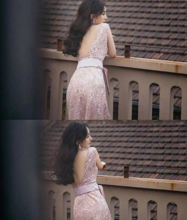 身穿真空无袖露背连衣裙,傲然秀出美背,迷人高贵,惊艳_杨幂_时尚_裙子