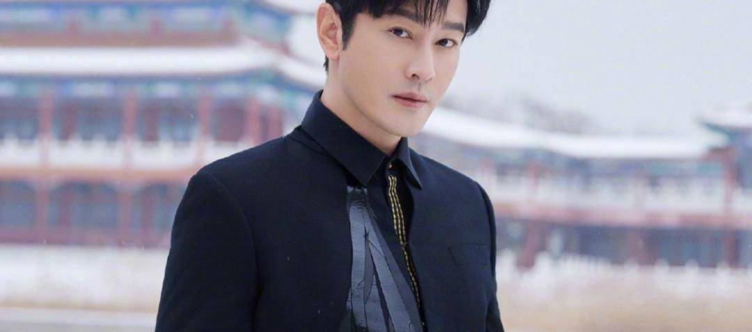 黄晓明叶珂参加好友圣诞聚会,女方暗搓搓撒糖秀恩爱_个人_恋情_网友