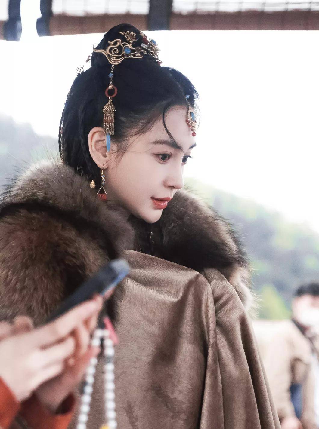 杨颖和黄晓明又一起上热搜了_古装_节目_因为