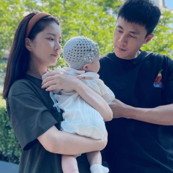 王灿晒日常,穿60元平价毛衣出镜,头上的帽子却被指要6000_生活_杜淳