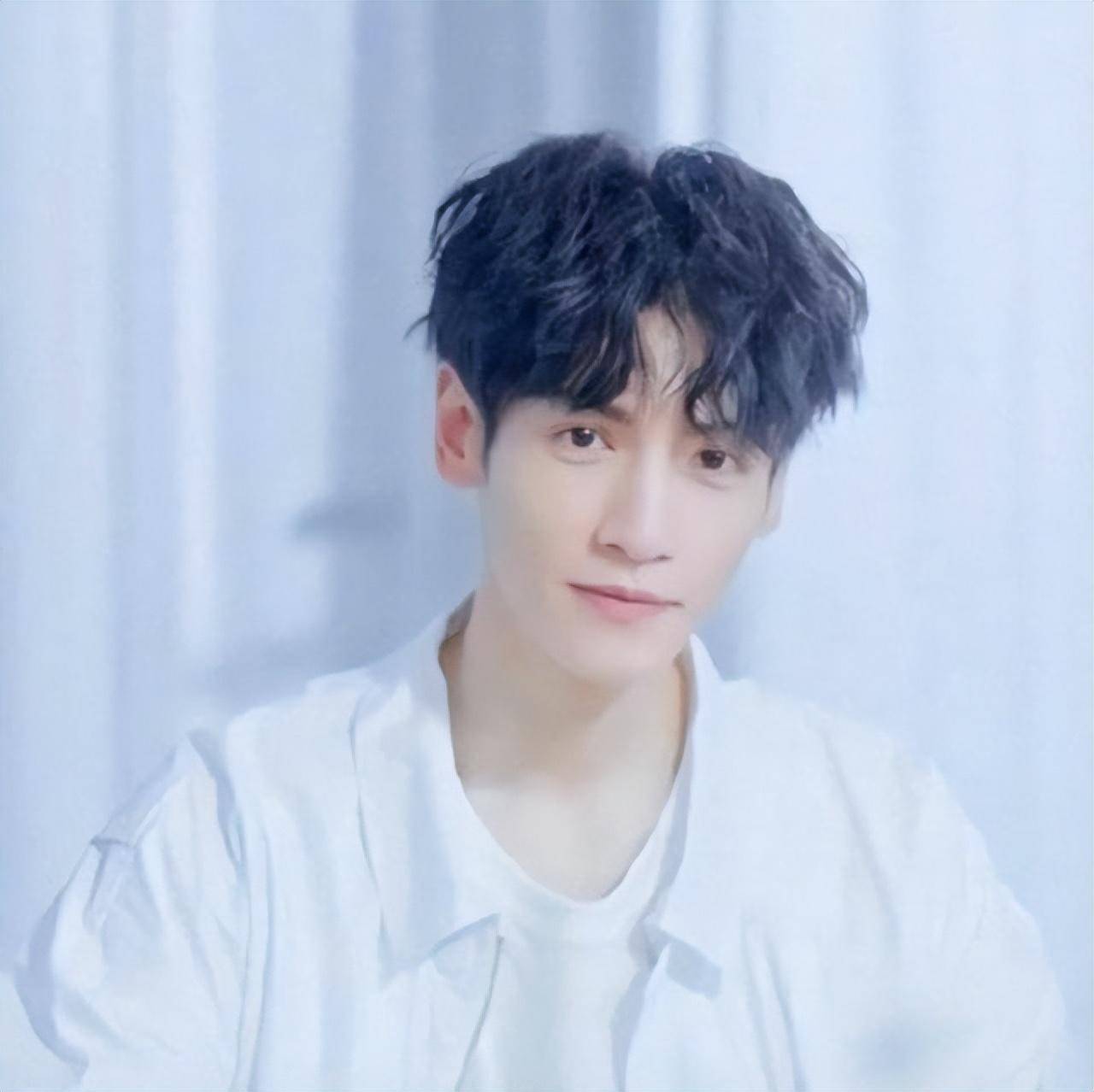 细腰的罗云熙,贵圈让人斯哈斯哈的男人_低调_经历_后期