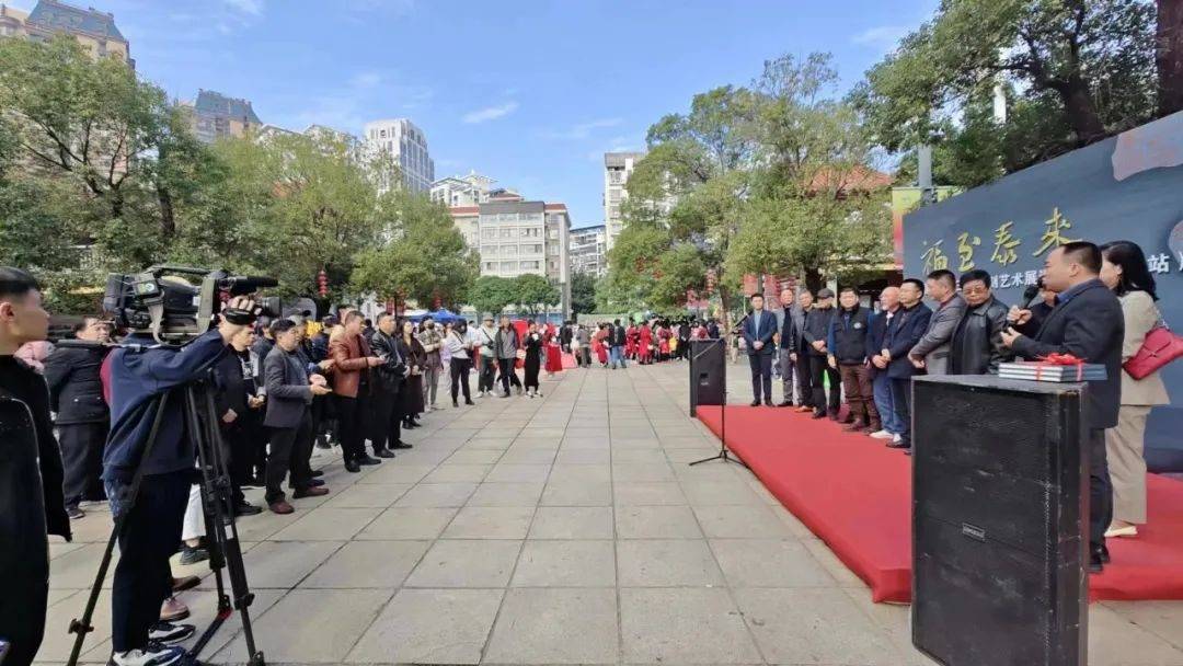 张煌在致辞中表示,中华篆刻艺术源远流长,是中华文明的瑰宝.