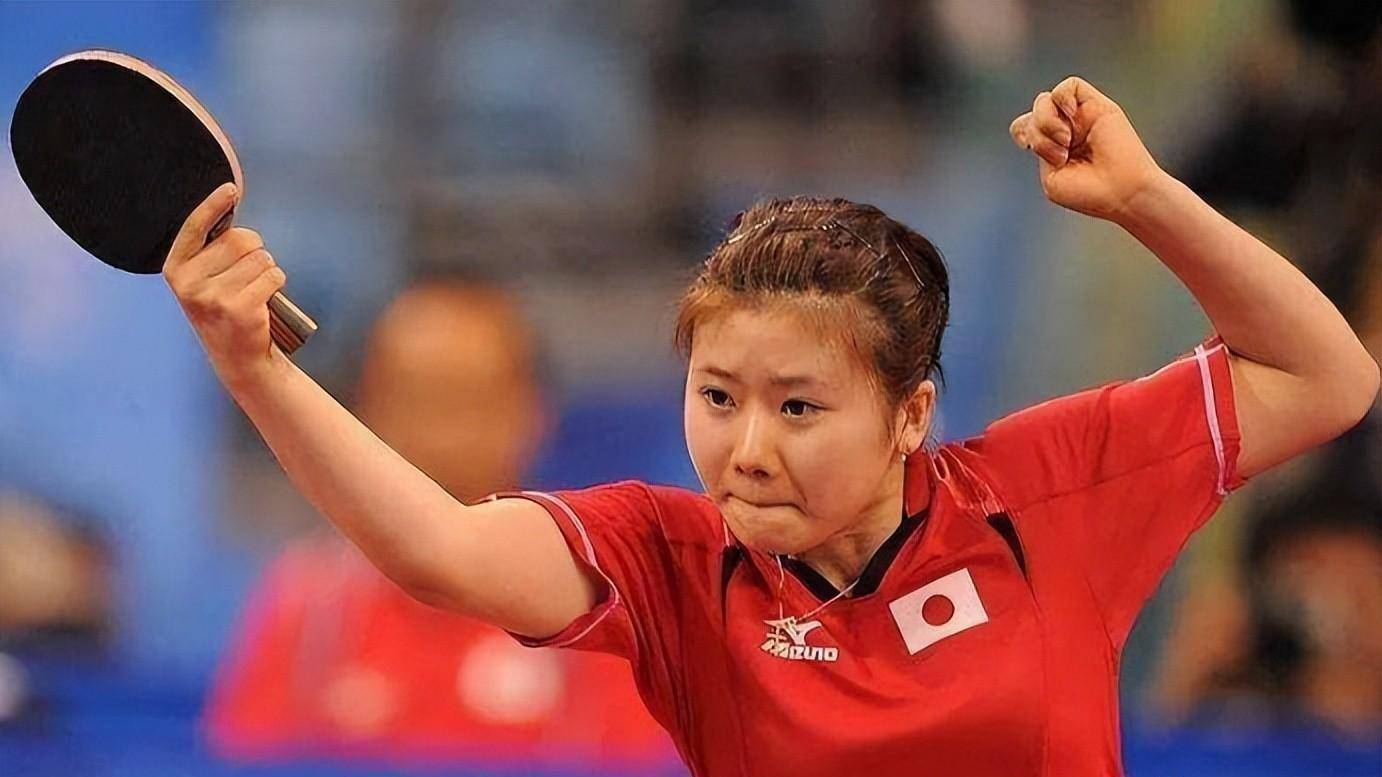 福原爱是日本乒乓界非常闪亮的一颗星,她是历史上年龄最小的日本国家