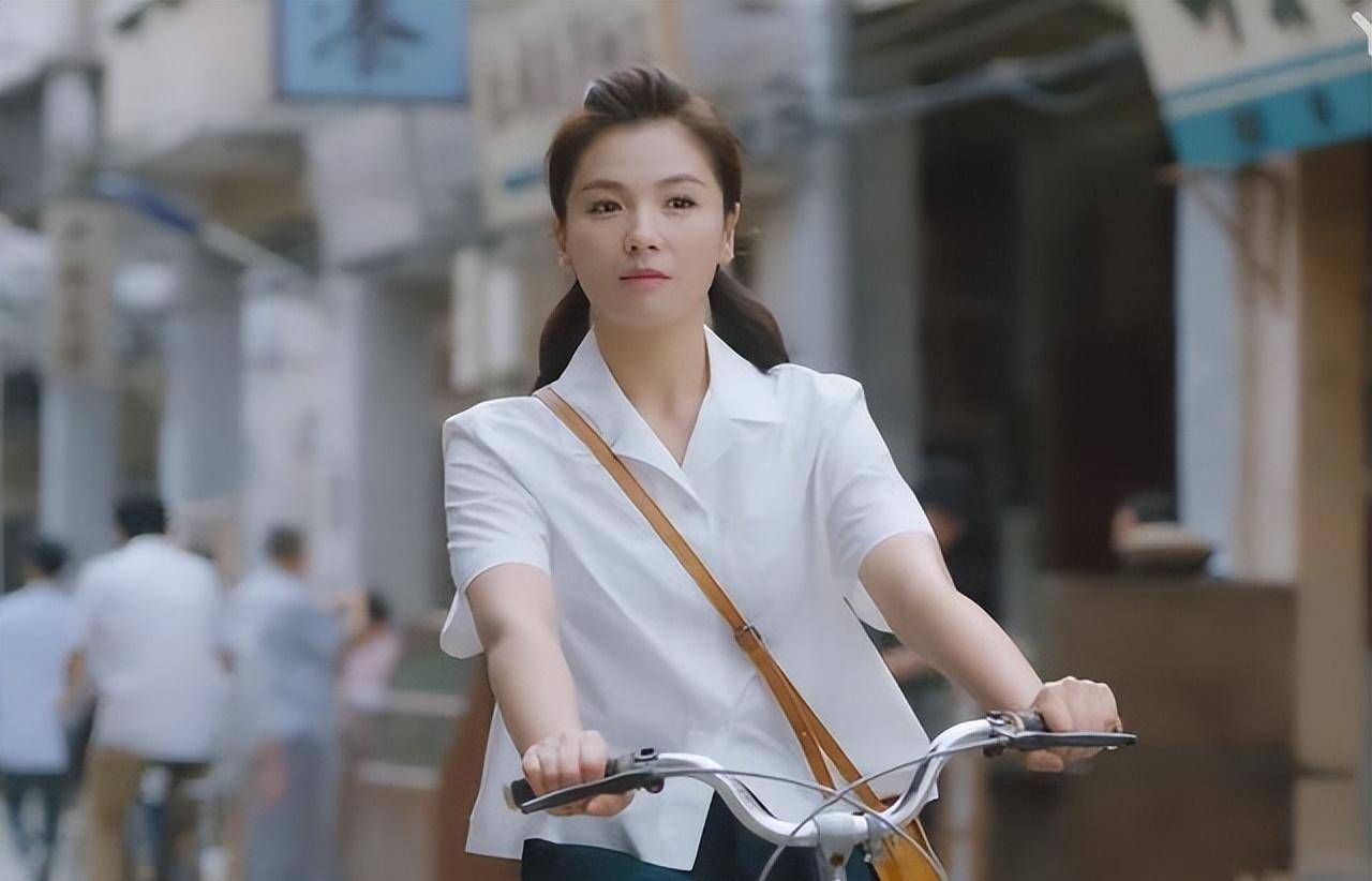 刘晓庆演少女,小21岁男星喊"丫头,网友求放过_章子怡_董洁_刘涛