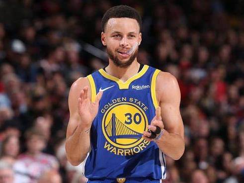 NBA：勇士胜独行侠不难，维金斯不会被交易另有其人，还得听库里_科尔_穆迪_锋线