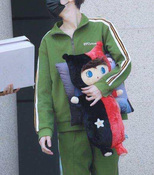 原创《偶像练习生》杀青,小鬼周锐灵超木子洋出厂_王琳凯_网友_外套