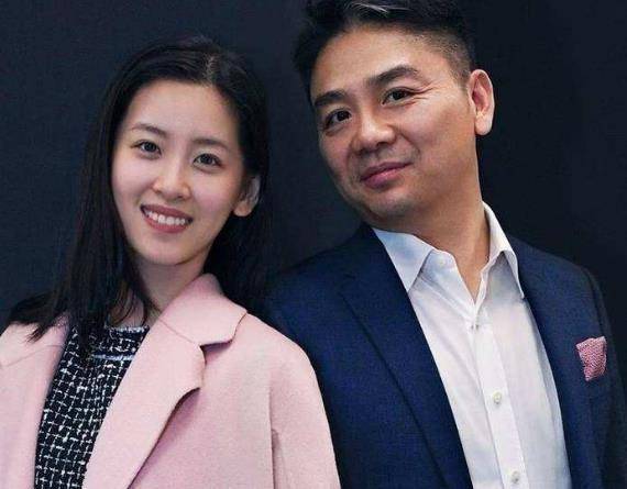 刘强东和奶茶妹久违合体,两人心情极好,力破婚姻传言!_事情_画面_感情