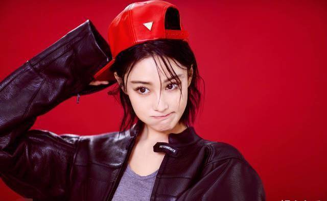 张馨予晒与何捷聊天记录,对老公的称呼太甜了_时尚_演艺_丈夫