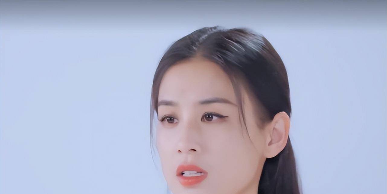 "豪门阔太"黄圣依:投靠杨子与颖儿夺c位,今与婆婆关系引盛赞_杨紫