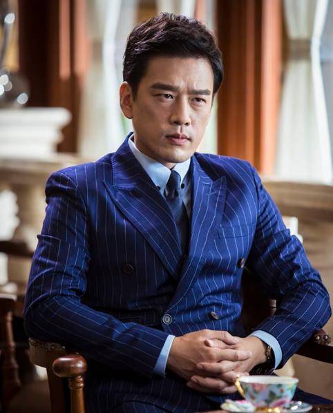 47岁王耀庆:"有钱人"的气质限制了戏路,出道26年没演过穷人_时候_精英