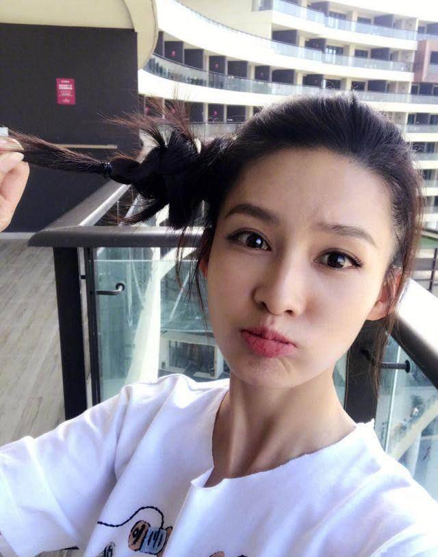 "元淳公主"李沁晒美照,变身麻花少女可爱爆棚_辫子_白鹿原_镜头