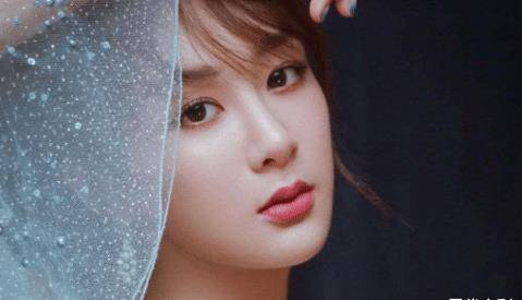 杨紫年纪轻轻演技好,人品好人缘好,情商高啊_评价_角色_一个人