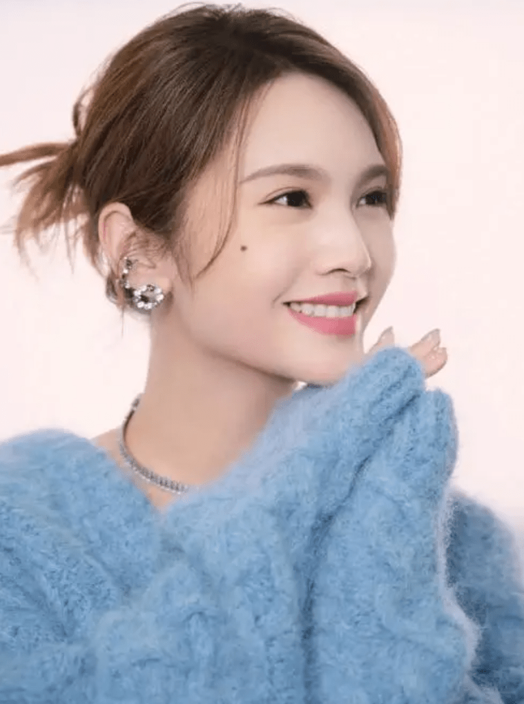 李荣浩神秘新年祝福,一语双关是否为杨丞琳解困?_演唱会_妻子_言辞