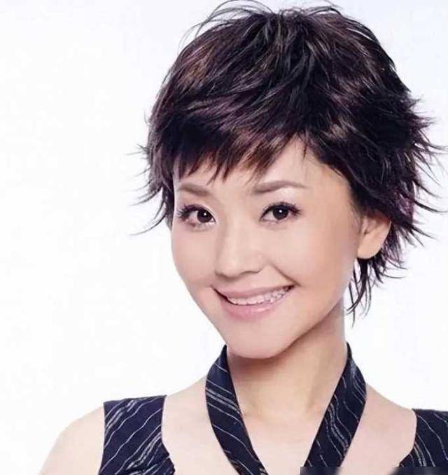 低"的央视主持,嫁给电台领导,结婚20年只生孩子不做_明星_刘诗诗_舞台