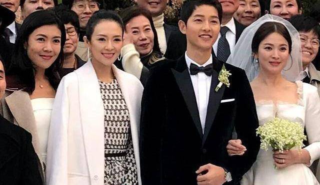 即使在豪华的婚礼之后,宋仲基和宋慧乔的婚姻也没能长久维持,仅仅两年
