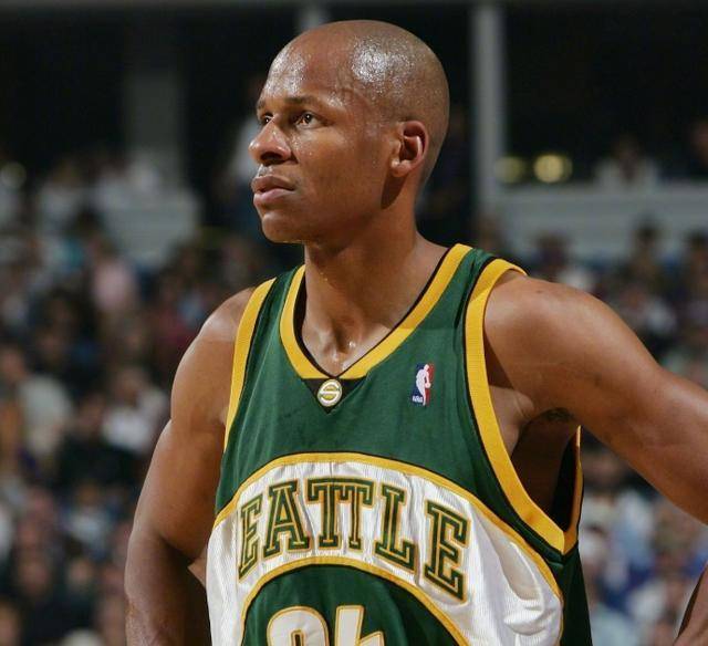 雷阿伦为何离开凯尔特人并加入热火队?_凯尔特人队_挑战_宿敌