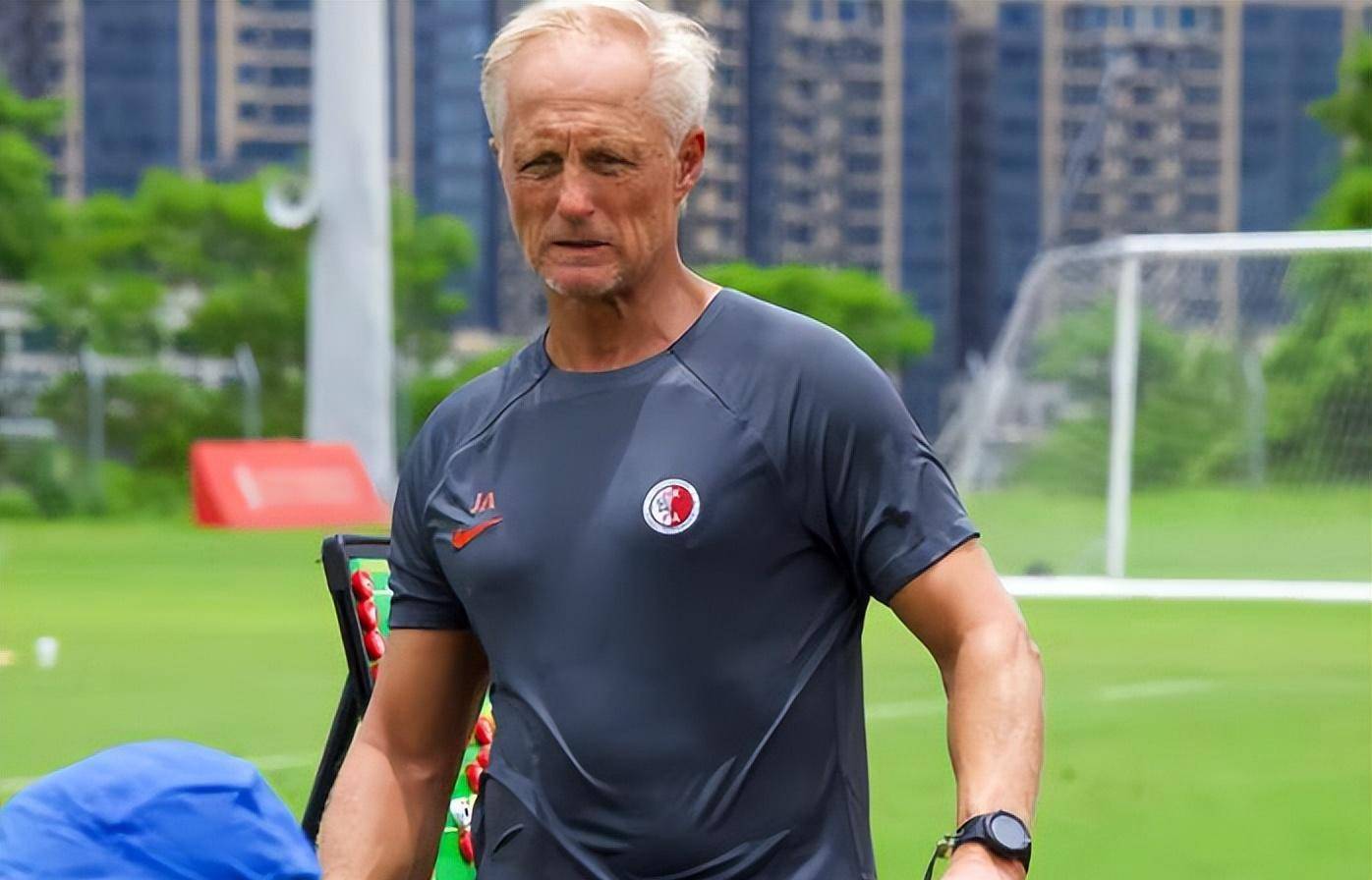 下一个是里皮！香港教练安德森创下七大纪录：国足也需要名帅！