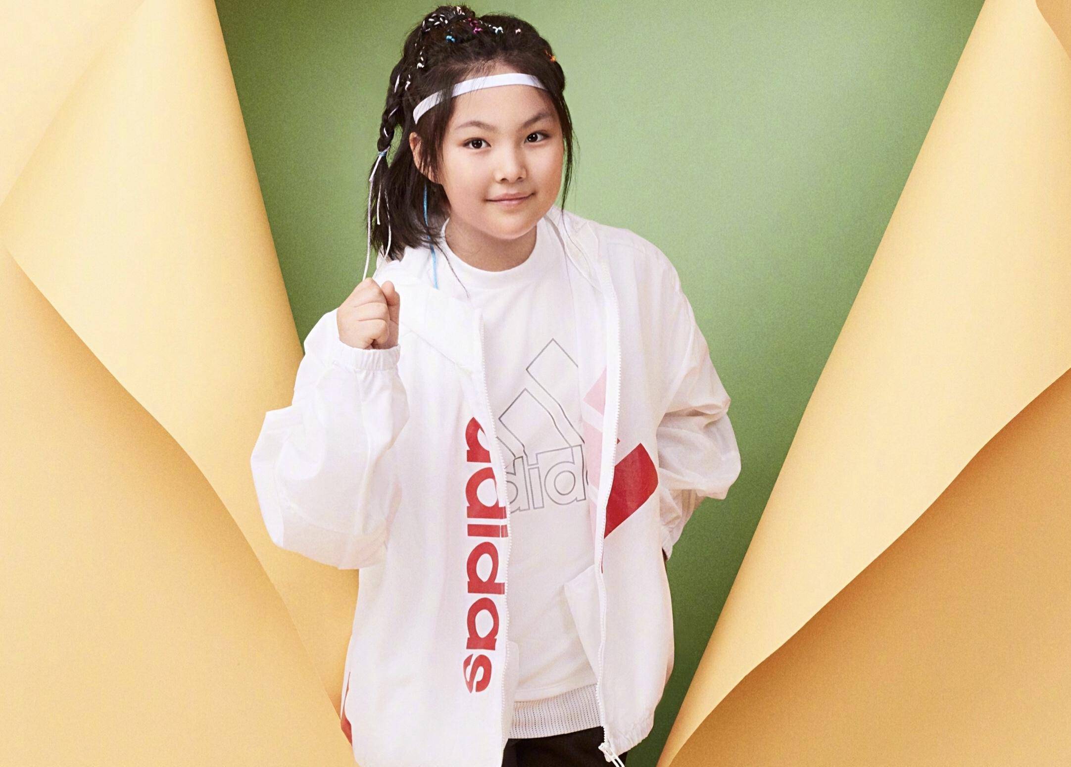 王诗龄近照终于瘦了,重回校园扎上脏辫,确定是11岁的样子?