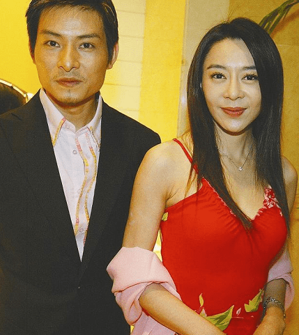 喻可欣陷入了伤心的境地,2009年的时候就结婚了,而新郎是刘德华的替身