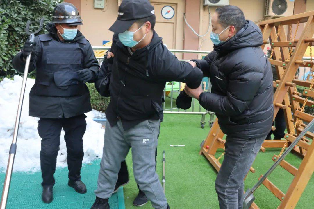 防范在先,警惕在前——学苑幼儿园防恐防暴演练活动_教育_保护_发展