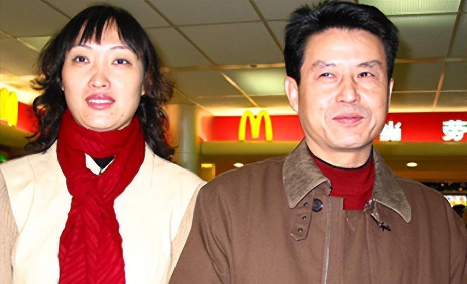 一天李东红去陈忠和的宿舍中找他,这个时候两人之间已经认识了一段