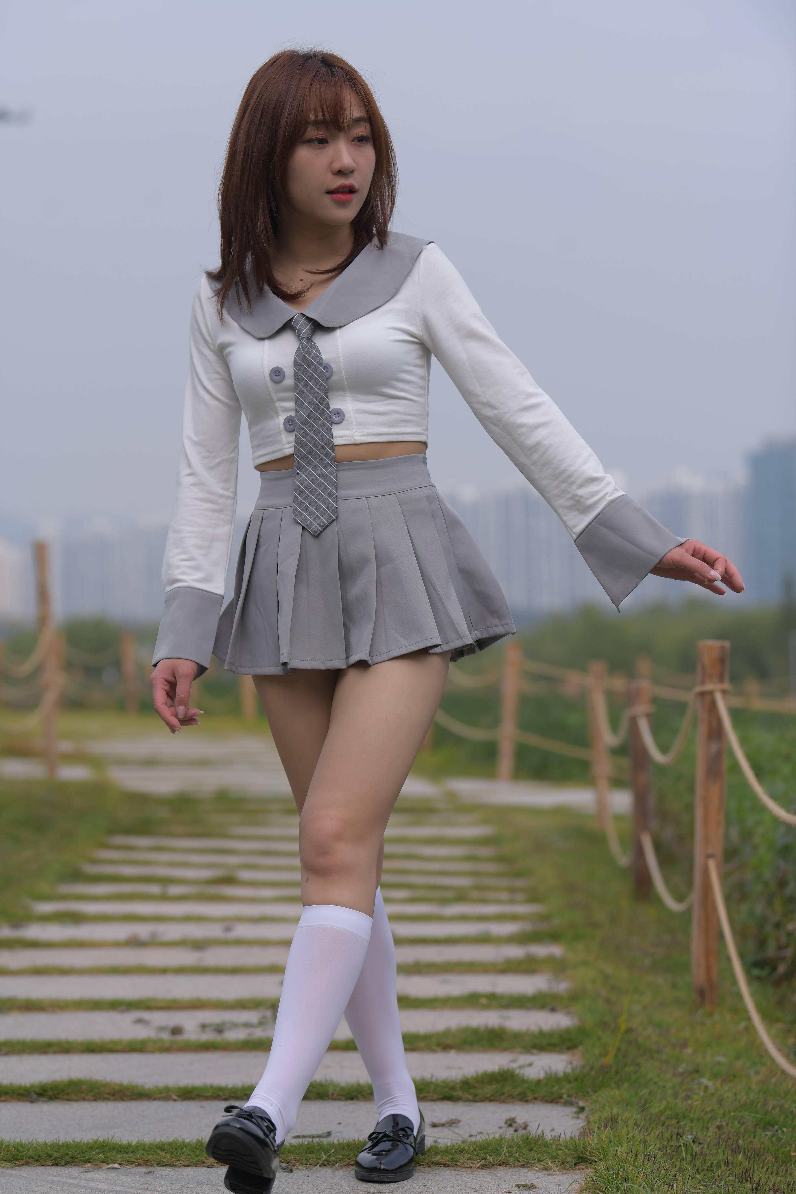 学生装尽显独特魅力小少女青春时尚最美姿态尽收眼底