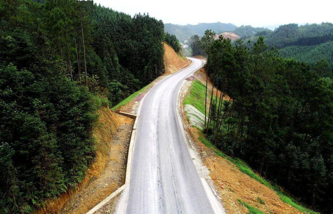 投资49亿多元蒙山至金田二级公路即将建成通车