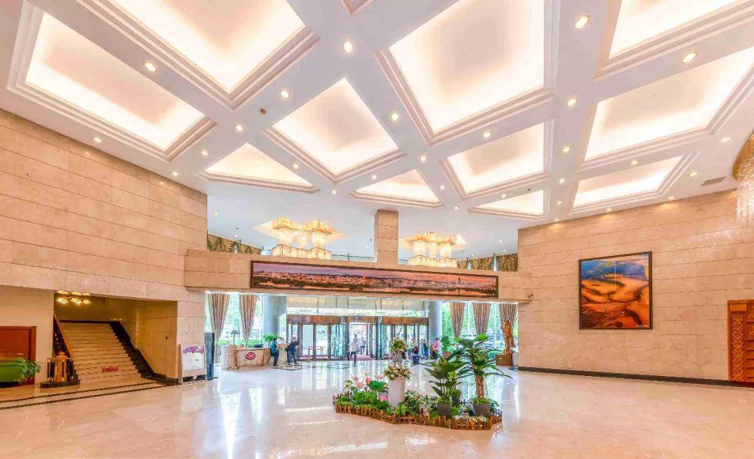 不忘初心温馨客房绿色餐饮阳光康乐微笑的中维中豪欢迎您