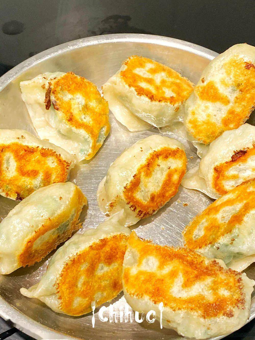 今天吃啥和我们吃朴实无华的地三鲜饺子