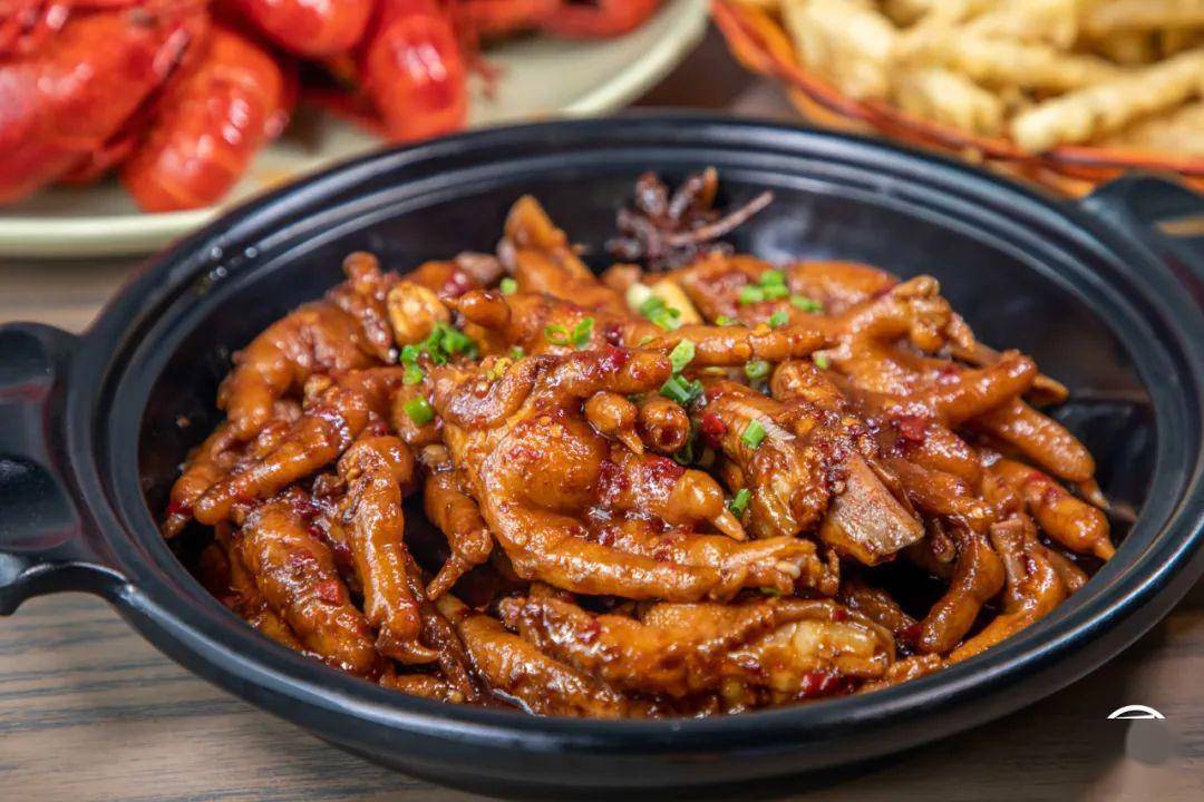 "秘制红烧凤爪"